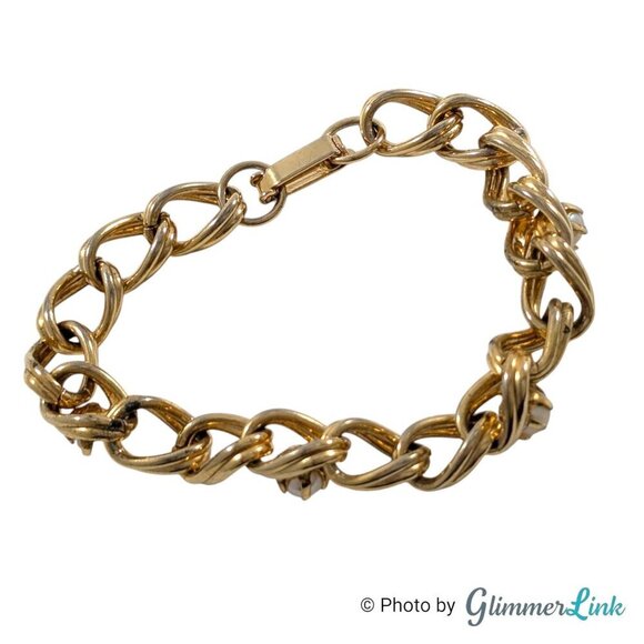 Vintage Curb Link White Faux Pearl Mid Century Gold Tone Bracelet - Picture 6 of 10